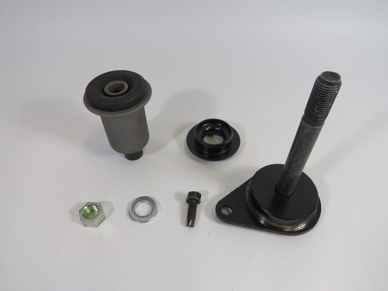 Toyota 04484-60120 Rear Spring Pin Kit NWB