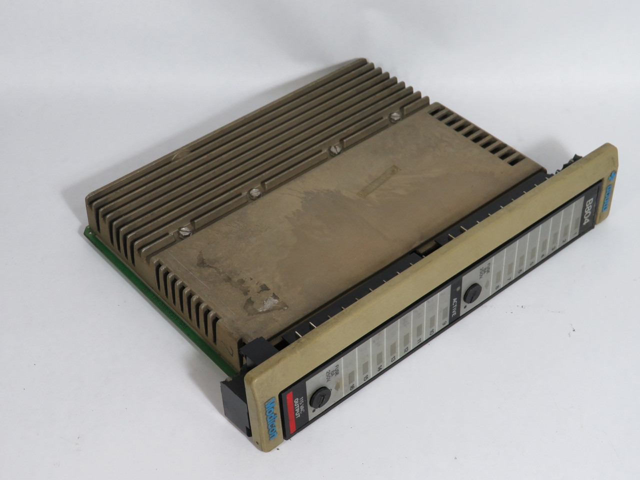 Gould Modicon B804 B029-800 Output Module 115VAC USED