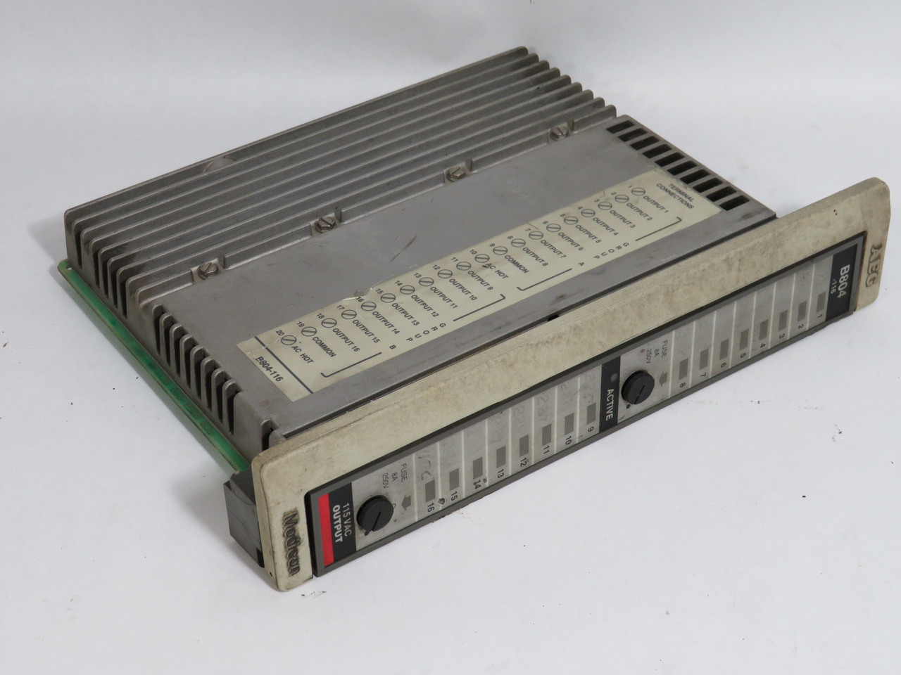 AEG B804-116 B054-800 Modicon 115VAC Output Module USED