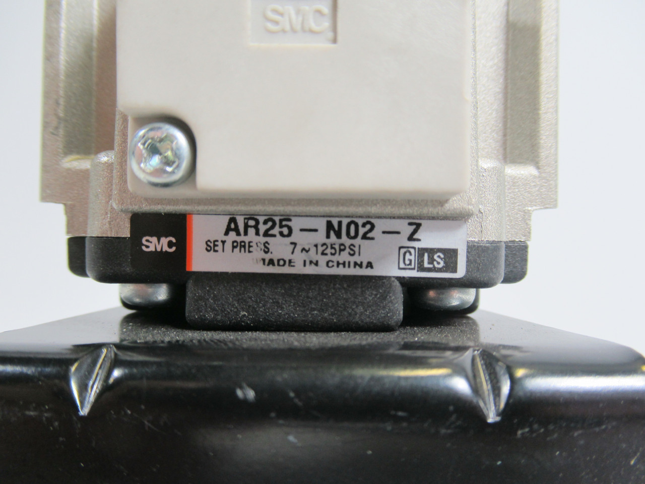 SMC AR25-N02-Z Modular Regulator 1/4"NPT 7-125psi W/ Bracket USED