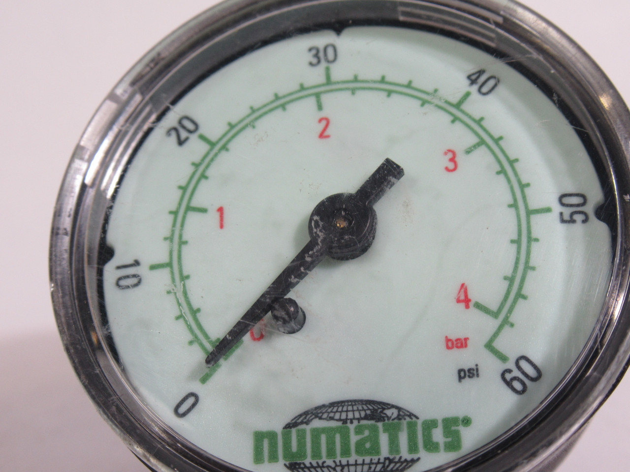 Numatics GB060 ABS Pressure Gauge 0-60psi 0-4bar 1/4" NPT 2" Face USED