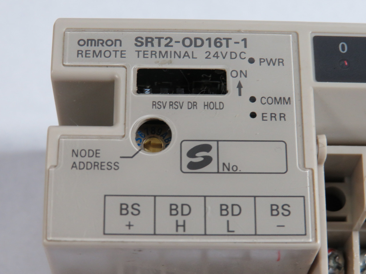 Omron SRT2-OD16T-1 Remote Terminal 24VDC Missing Doors USED