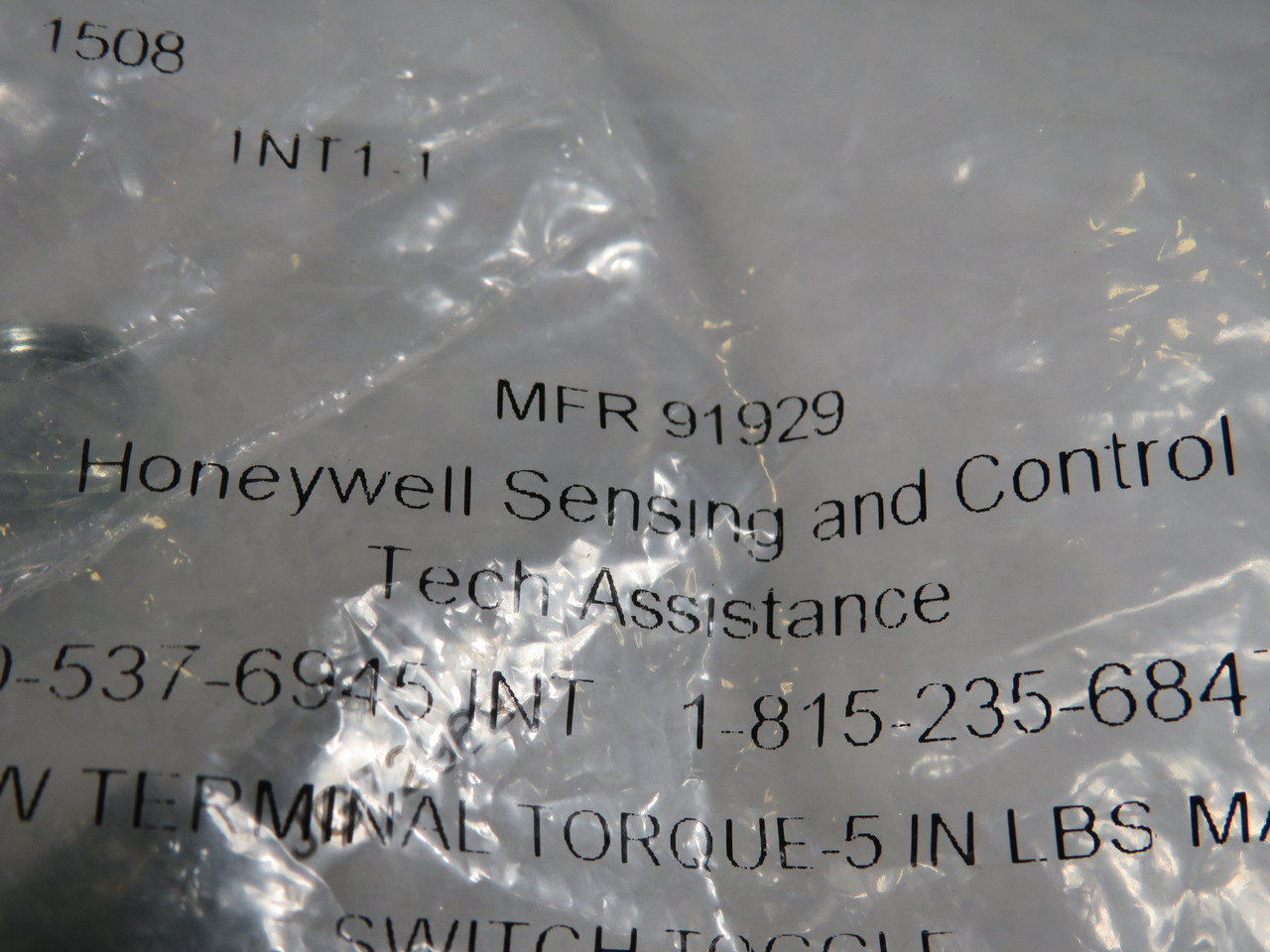 Honeywell MFR91929 Toggle Switch Screw Terminal Torque -5 IN LBS MAX ! NWB !