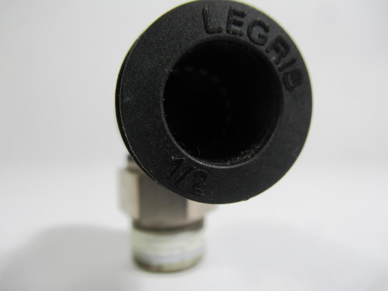 Legris 3109-62-18 Push-In Elbow Fitting 1/2" OD x 3/8" NPT USED