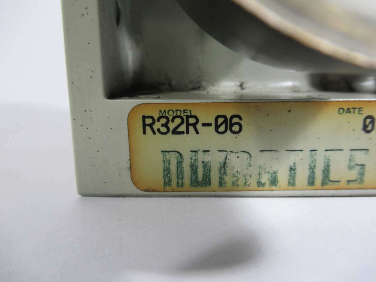 Numatics R32R-06 Regulator 3/4" NPTF w/ Gauge *Missing FlexiBlok Plates* USED