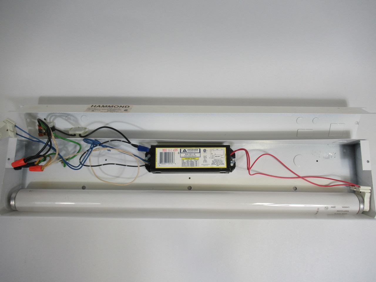 Hammond UC-124 2' T8 Luminaire Light Fixture 120V 20W 0.55A *29" Cut Cable* USED