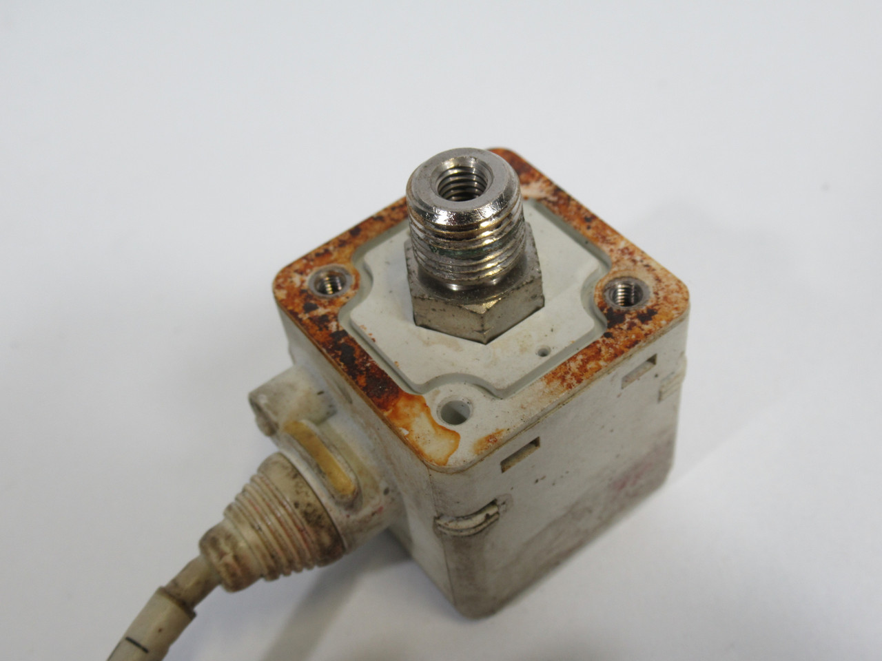 SMC ZSE40-T1-62L Digital Vacuum Pressure Switch 12-24V 80mA RUST USED