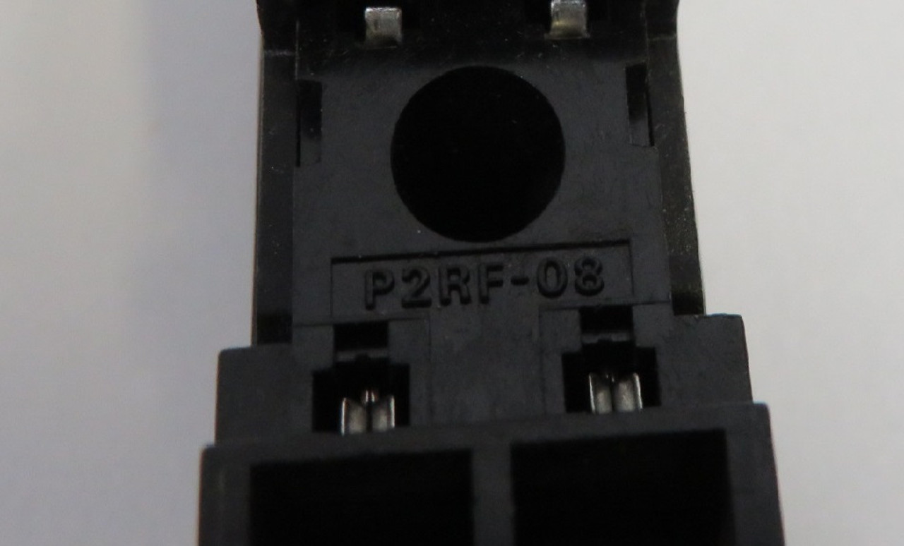 Omron P2RF-08 Relay Socket Base 250V 5A 8 Pin BRKN CLAMP W/O SCREWS USED
