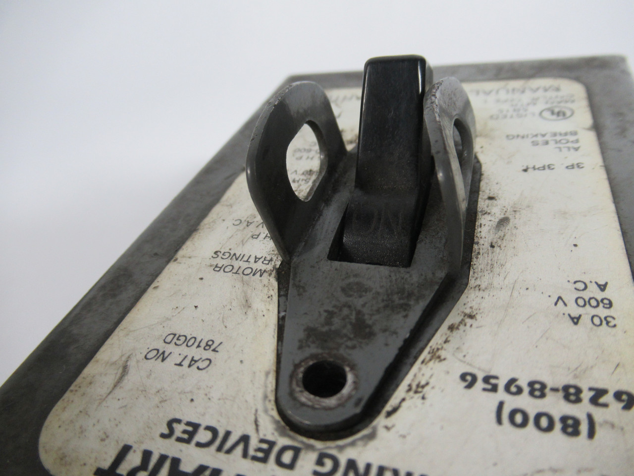 Arrow Hart 7810GD Manual Starter 3/7.5/15HP 600V Missing Screw/SHELF WEAR USED