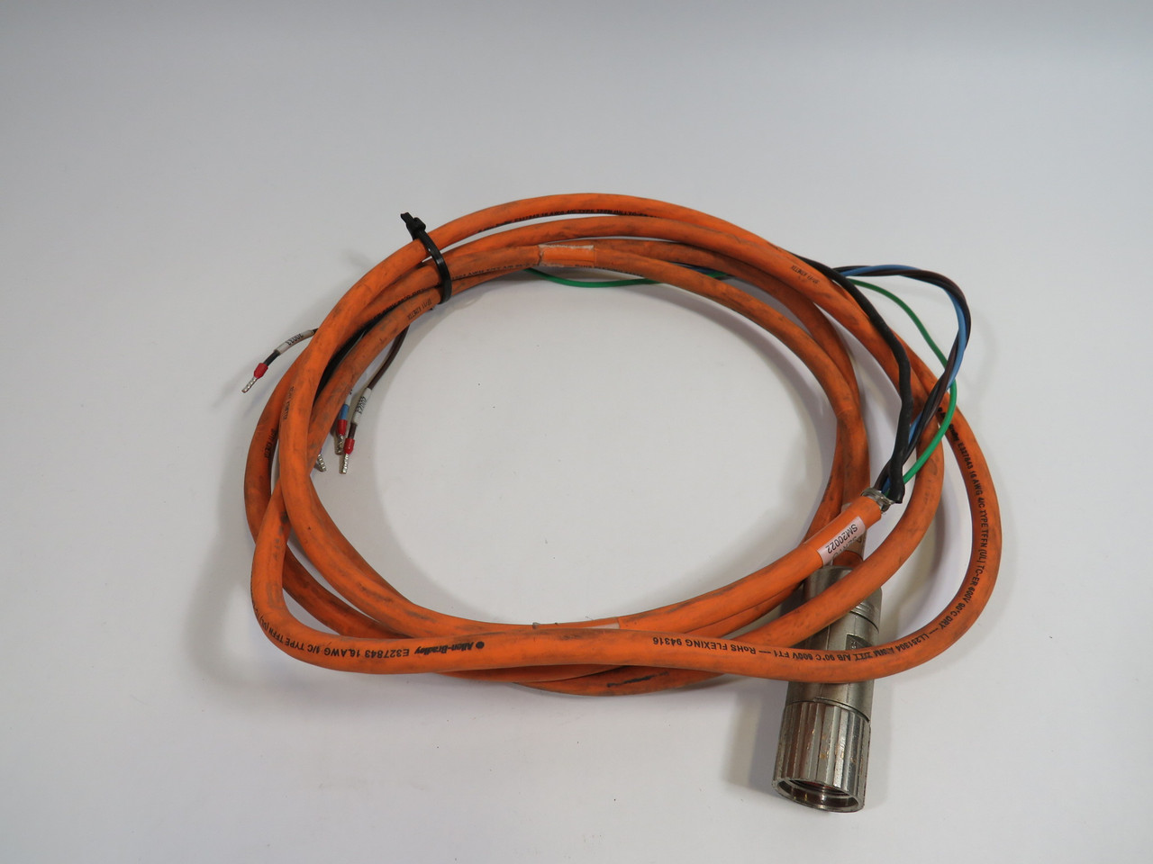 Allen-Bradley 2090-CPWM4DF-16AF05 Ser A Power/Feedback 3m Cut Cable USED