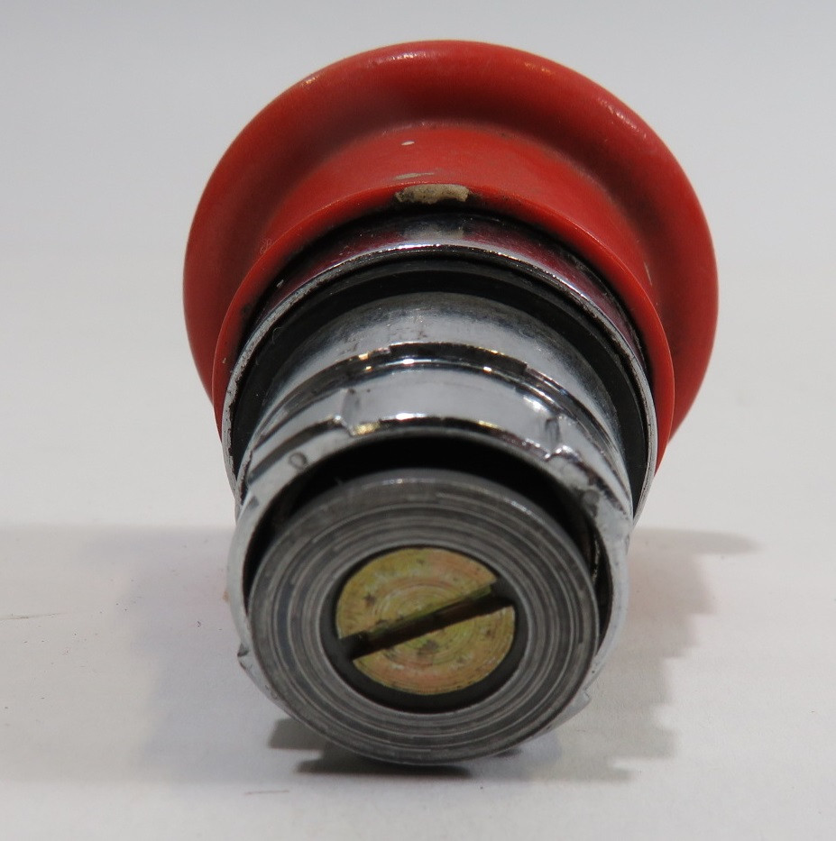 Dayton 30G115 Push Button 22mm Red Push/Pull Mushroom Cap USED