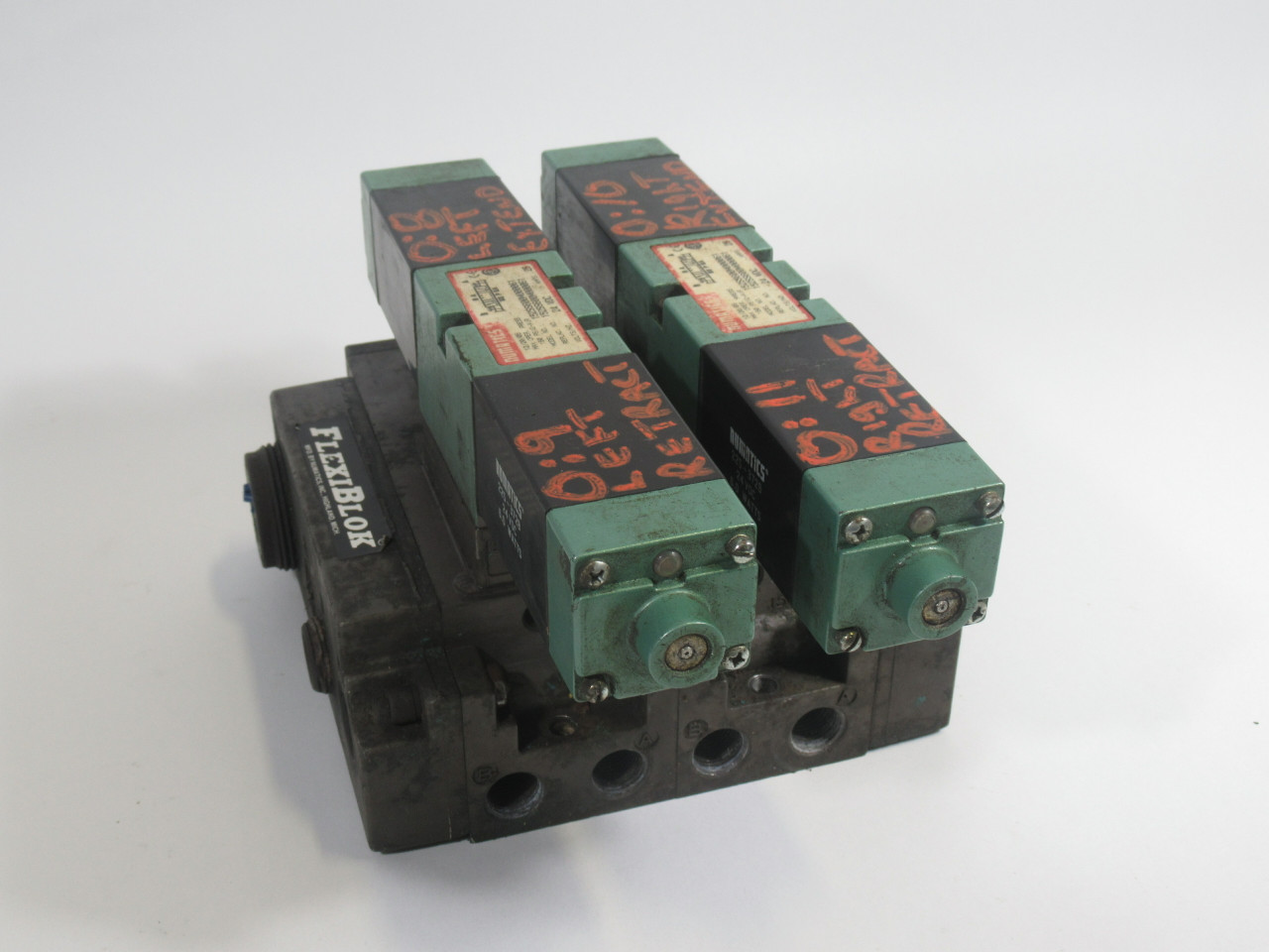 Numatics 152SS600M000061 Manifold Assy C/W 2 Valves *Missing Screw* USED