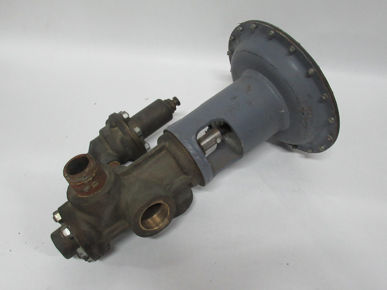 Valv-Trol D-1054 Balanced 3-Way Hydraulic Valve Assembly 2" 3500 psi USED