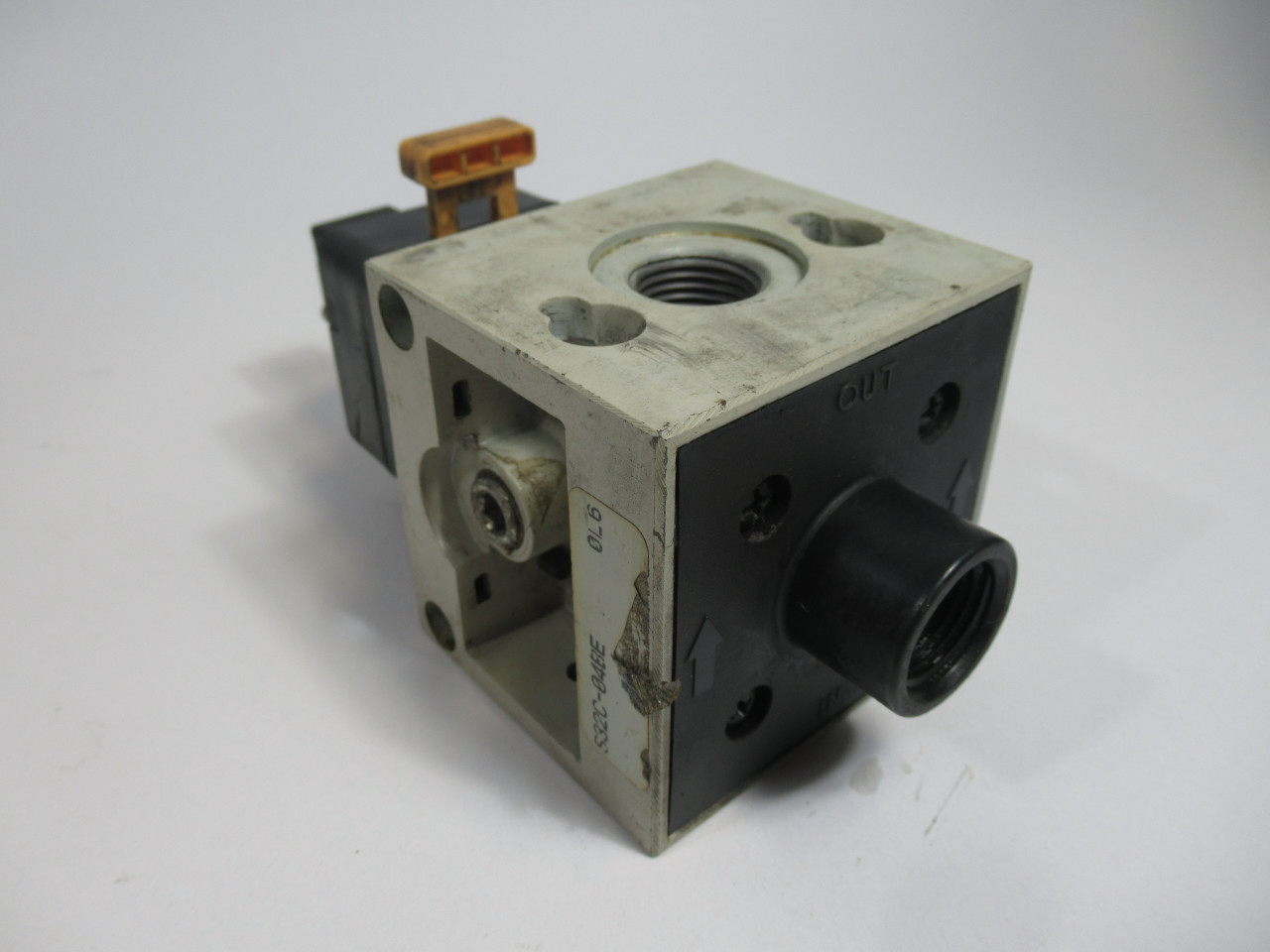 Numatics S32C-04BE Solenoid Slow-Start Valve *No Face Plates* USED