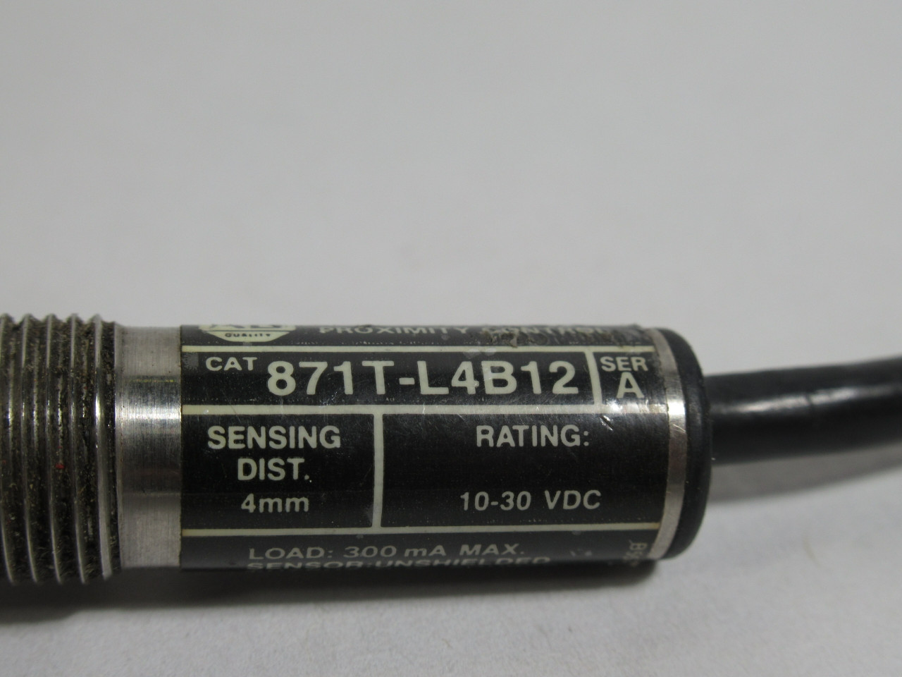 Allen-Bradley 871T-L4B12 Ser A Proximity Sensor 10-30VDC 3" Cut Cable USED