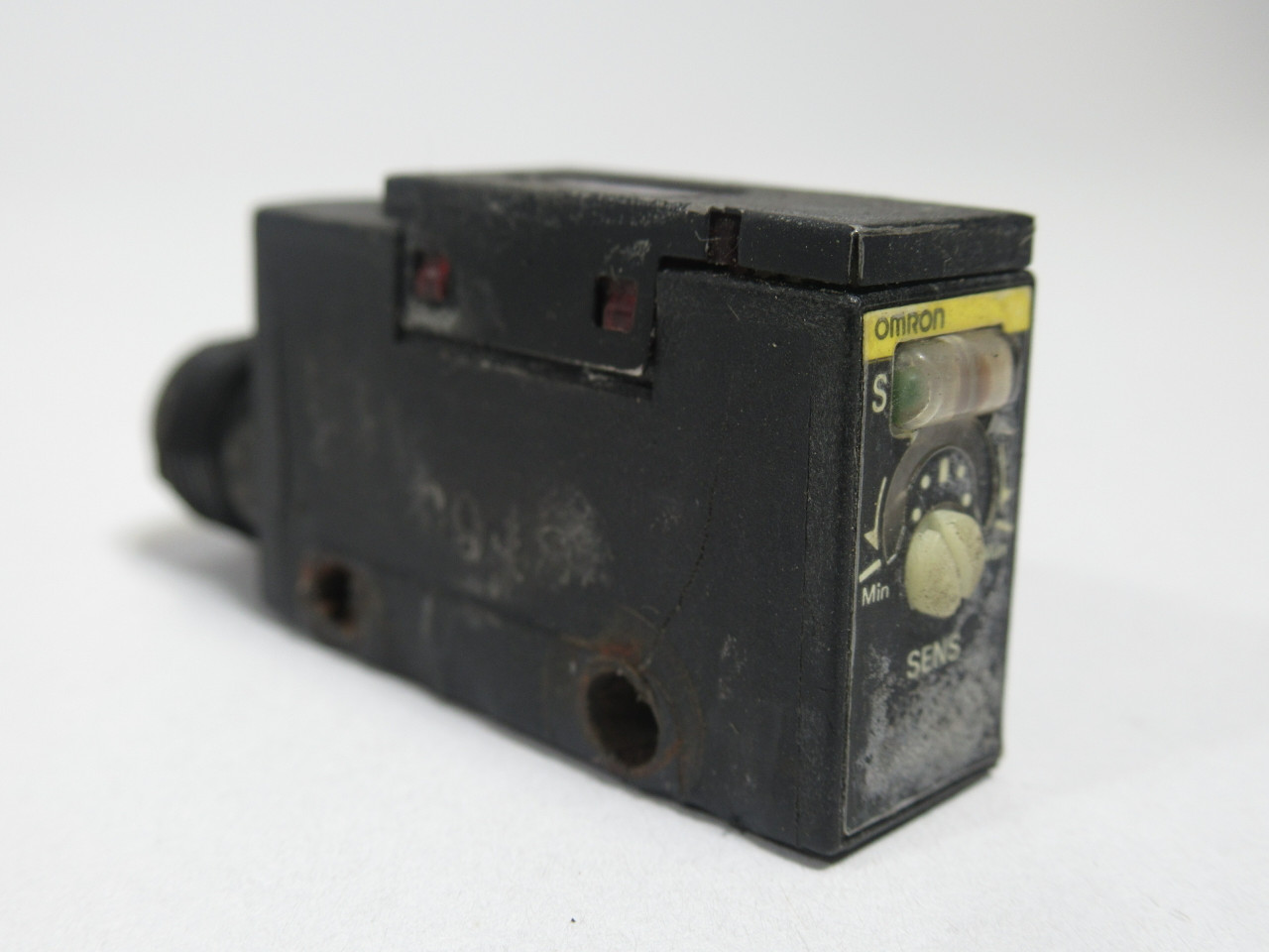 Omron E3S-AR66 Proximity Switch 10-30VDC 30mA 2m SHELF WEAR USED