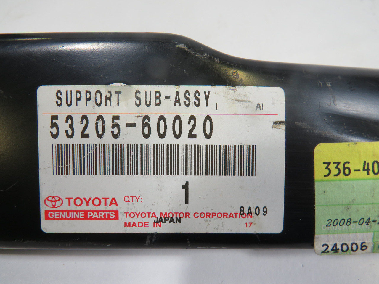 Toyota 53205-60020 Upper Radiator Sub-Assembly Support USED