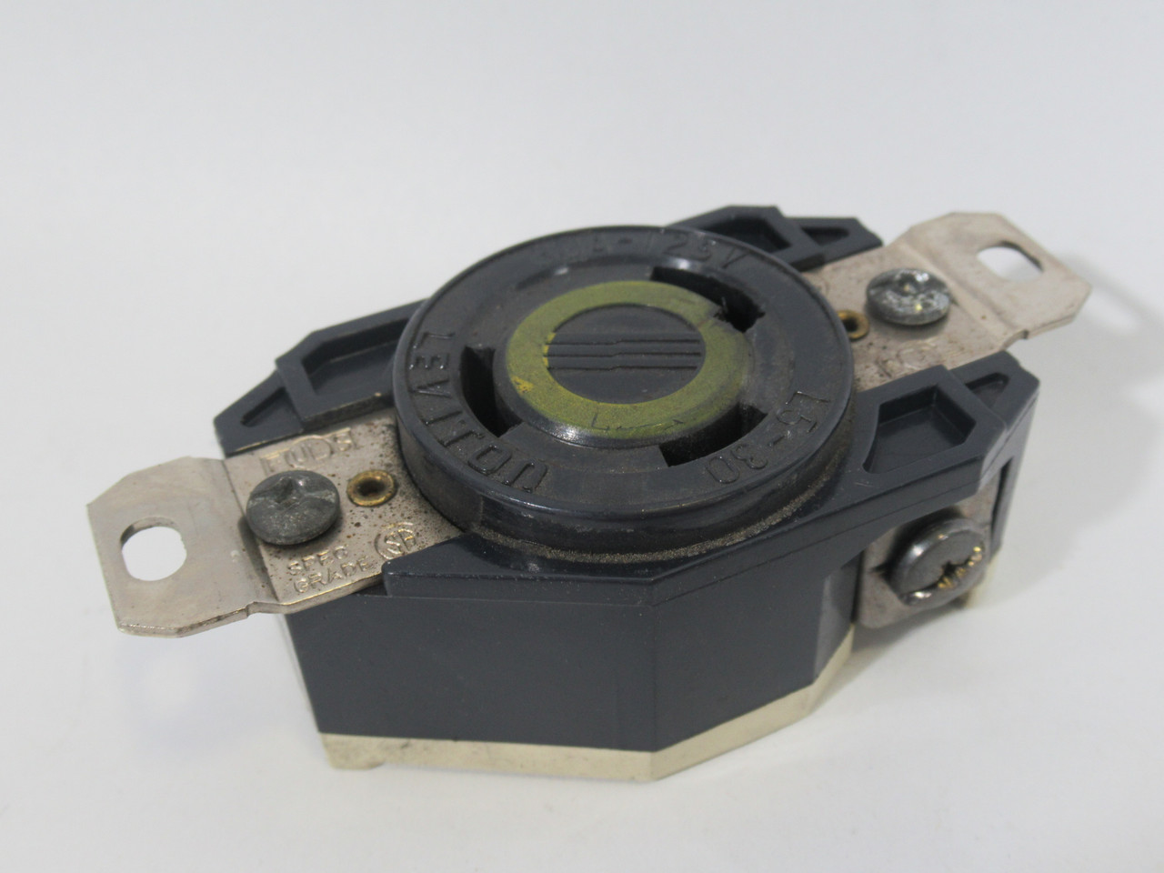 Leviton 2610 Industrial Grade Locking Receptacle 30A 125V 3W 2P USED