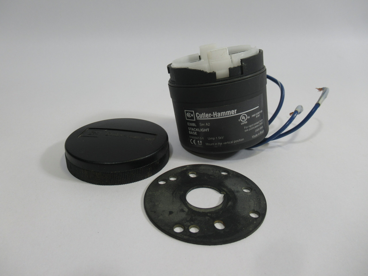 Cutler-Hammer E26BL Ser A2 Light Stack Base 250V SHELF WEAR USED