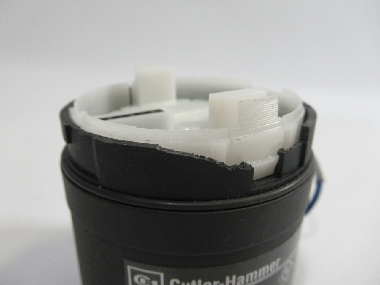 Cutler-Hammer E26BL Ser A2 Light Stack Base 250V SHELF WEAR USED