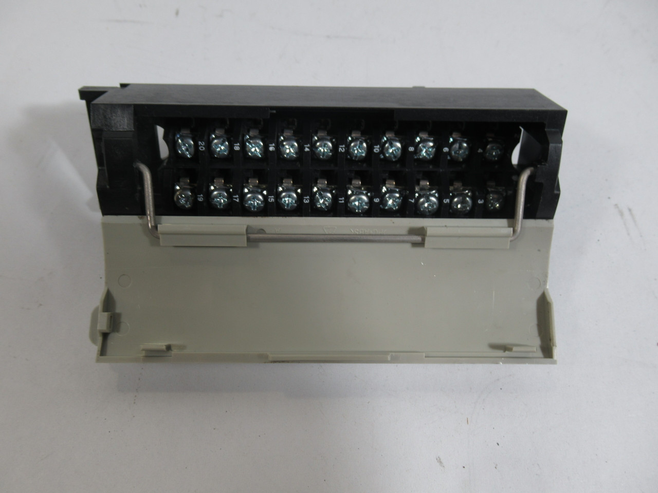 Allen-Bradley 1756-TBNH 20 Position NEMA Screw Clamp Block DAMAGED USED