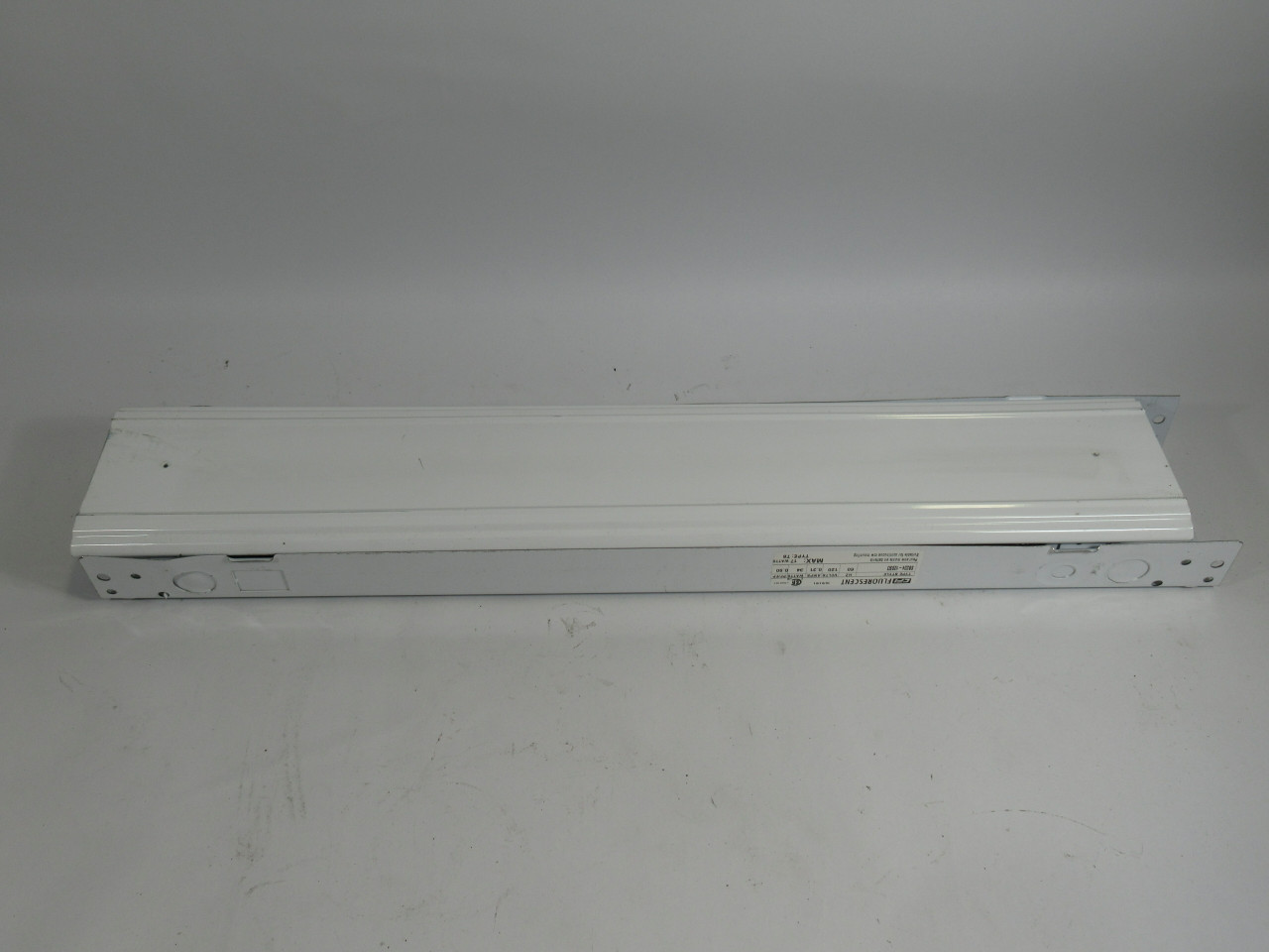CFI Fluorescent SB224-120SO Fluorescent Light Fixture 2' Strip USED