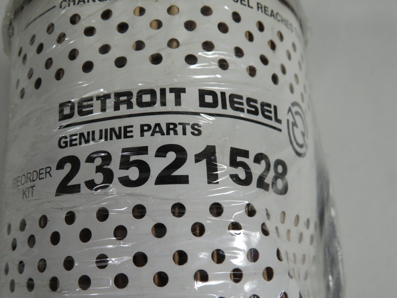 Detroit Diesel 23521528 Fuel Filter DENTED ! NEW !