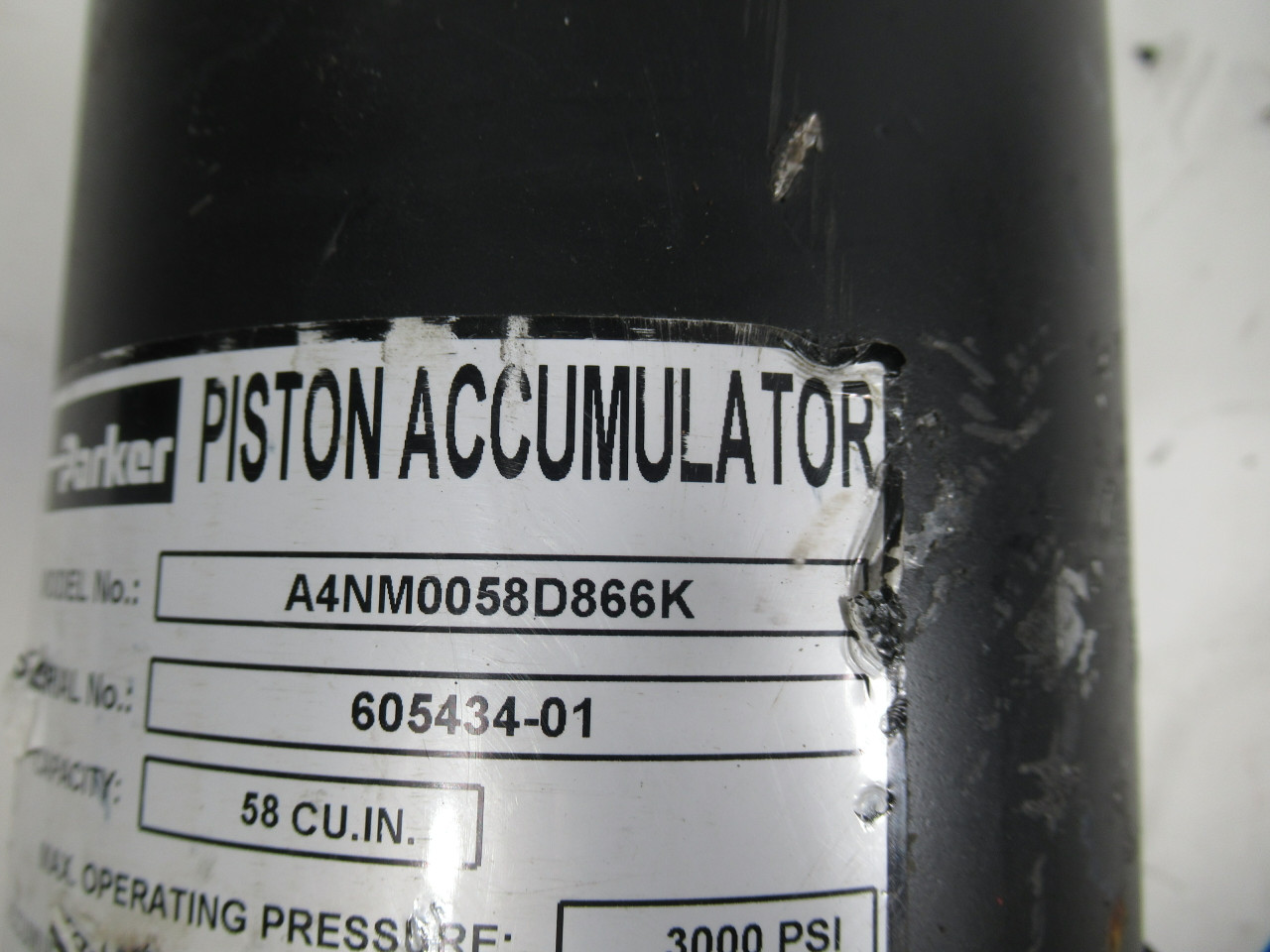 Parker A4NM0058D866K Piston Accumulator Capacity 58cu.in USED