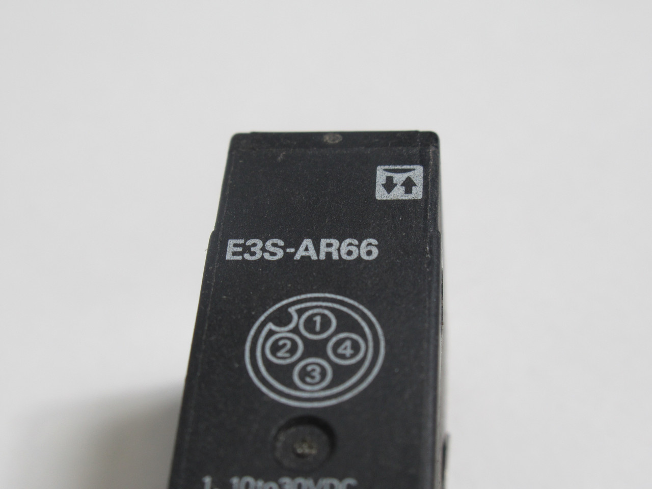 Omron E3S-AR66 Photoelectric Sensor 10-30VDC 30mA 2m USED