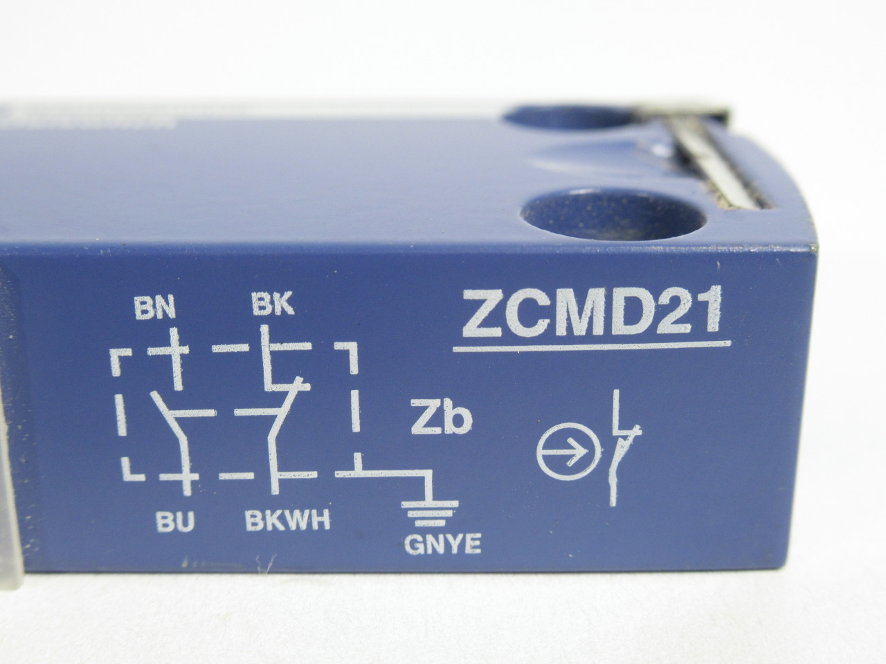 Telemecanique ZCMD21 Snap Action Limit Switch 240V 6A No Operating Head ! NOP !
