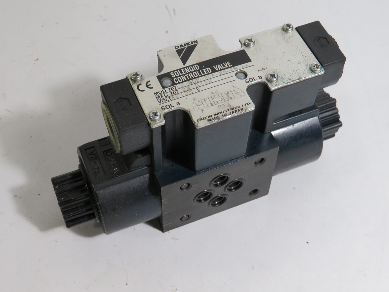 Daikin LS-G02-2CA-25-EN-647 Solenoid Controlled Valve AC100V USED