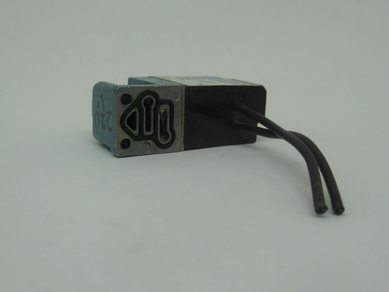 MAC TU-DABJ-1DA Solenoid Valve 240/220V 50/60Hz 2.5" Wires Modif. 0532 USED