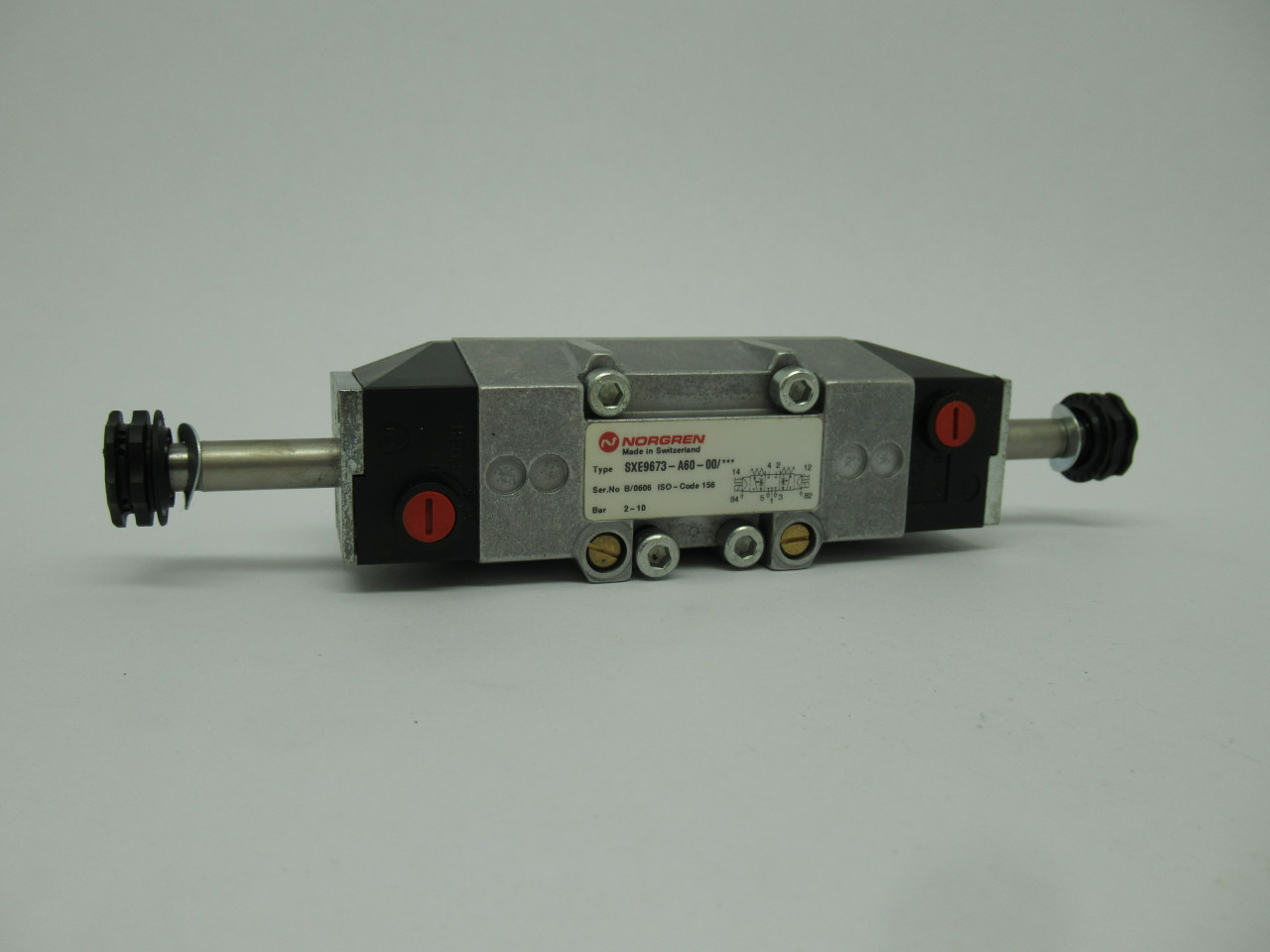 Norgren SXE9673-A60-00 Solenoid Valve Manifold ! NOP !