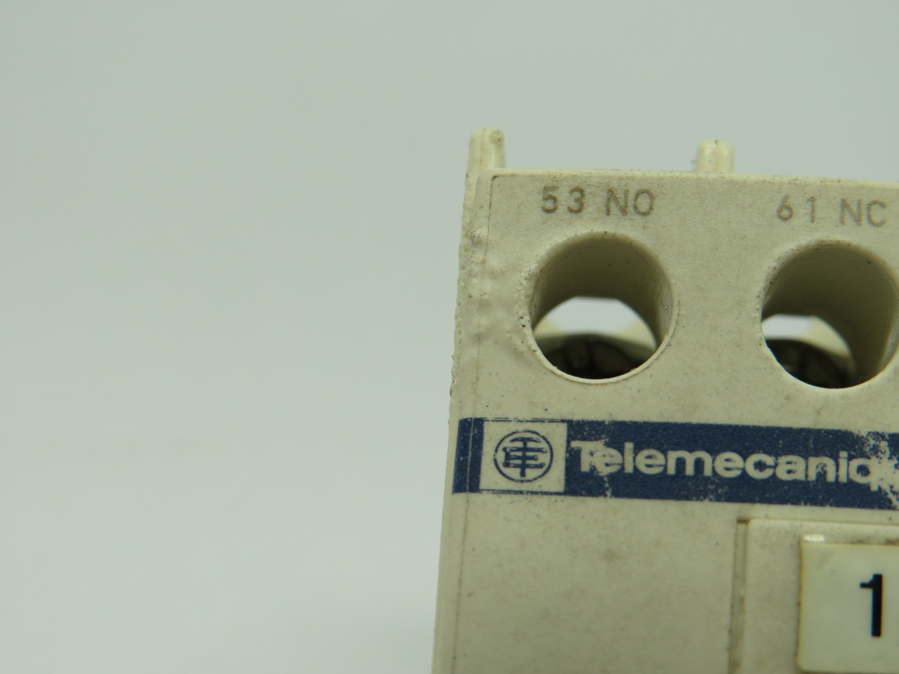 Telemecanique/Schneider LADN22 LA1-DN22 Aux Block 2NO 2NC 690V SHELF WEAR USED
