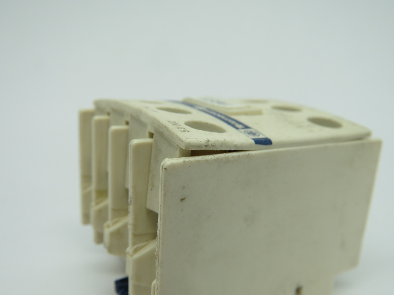 Telemecanique/Schneider LADN22 LA1-DN22 Aux Block 2NO 2NC 690V SHELF WEAR USED