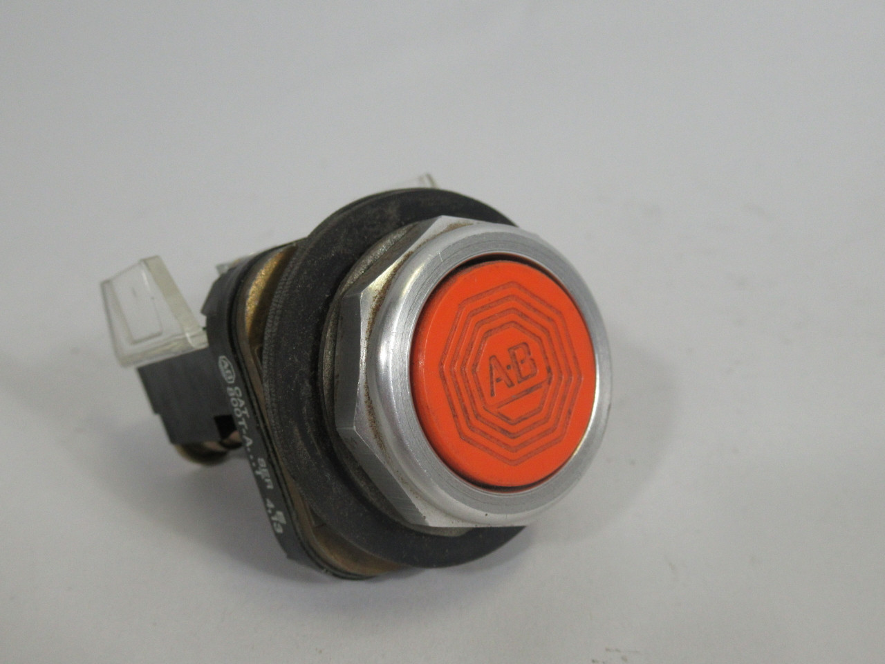 Allen-Bradley 800T-A3D2 Series E Orange Momentary Push Button 1NC USED