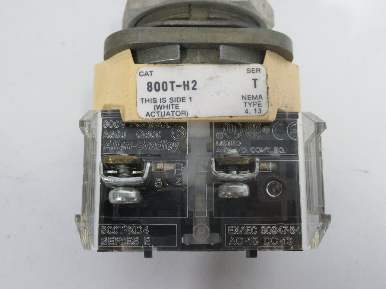 Allen-Bradley 800T-H2D4 Series T 2 Position Selector Switch 1NCLB USED