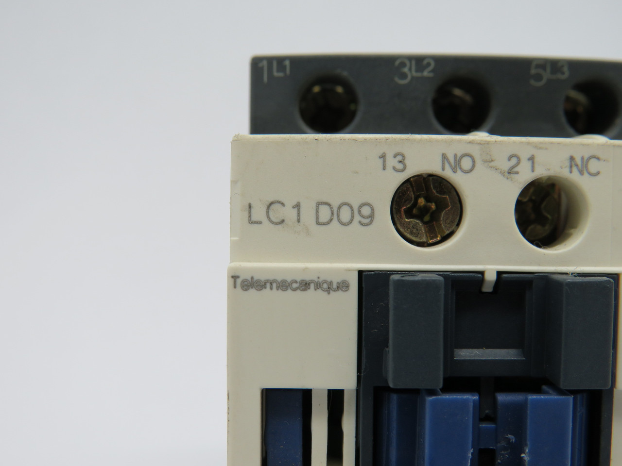 Telemecanique LC1-D09-G7 Contactor 120V 50/60Hz No Cover USED