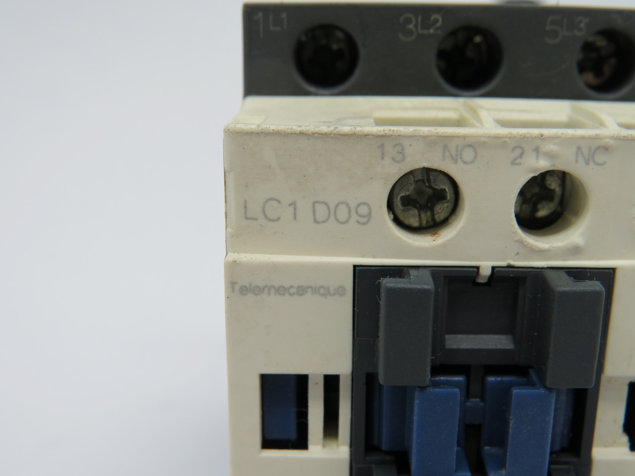 Telemecanique LC1-D09-G7 Contactor 120V 50/60Hz No Cover *Cosmetic Dmg* USED