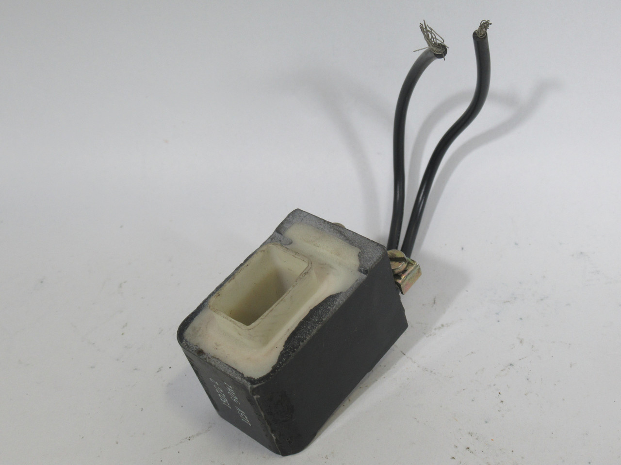 General Electric 15D2G2 Solenoid Coil 115V@60Hz *Cosmetic Damage* USED