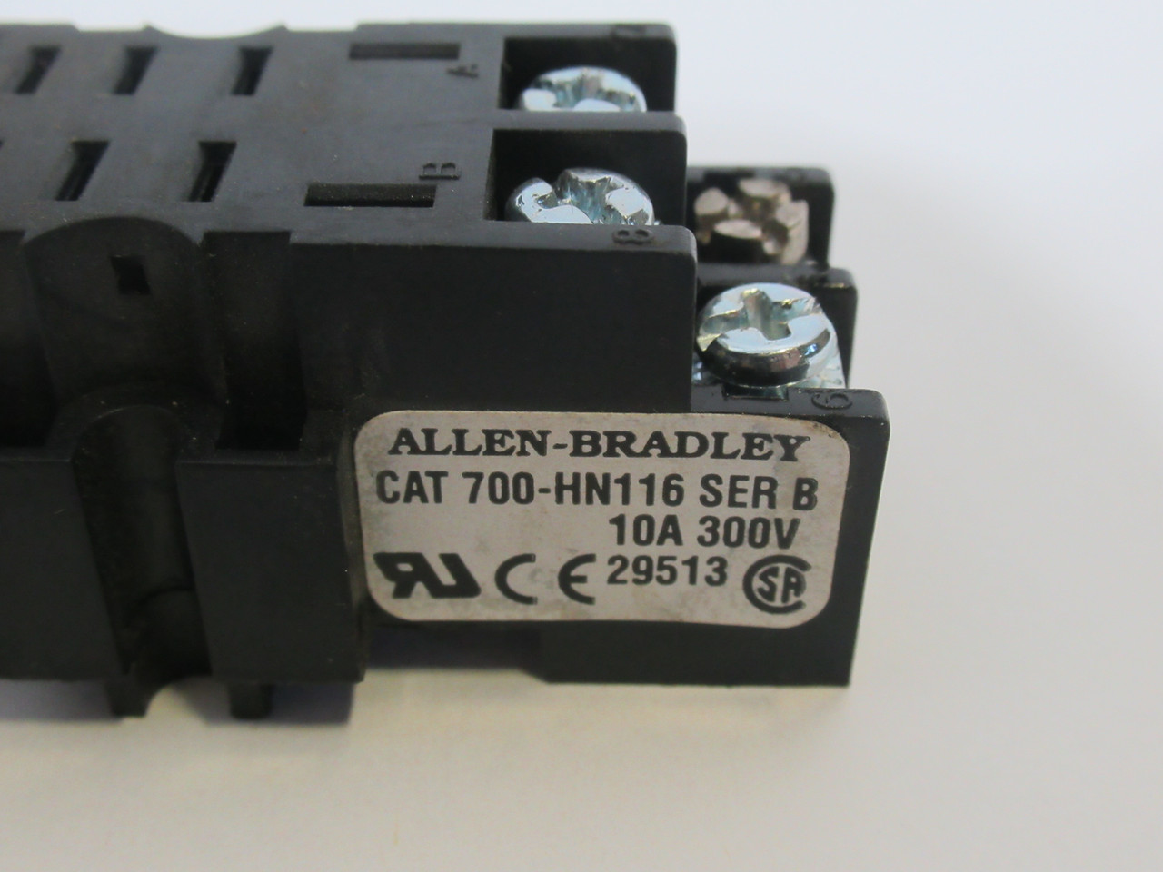 Allen-Bradley 700-HN116 Series B Relay Socket 10A 300V 8Blade *No Latch* USED