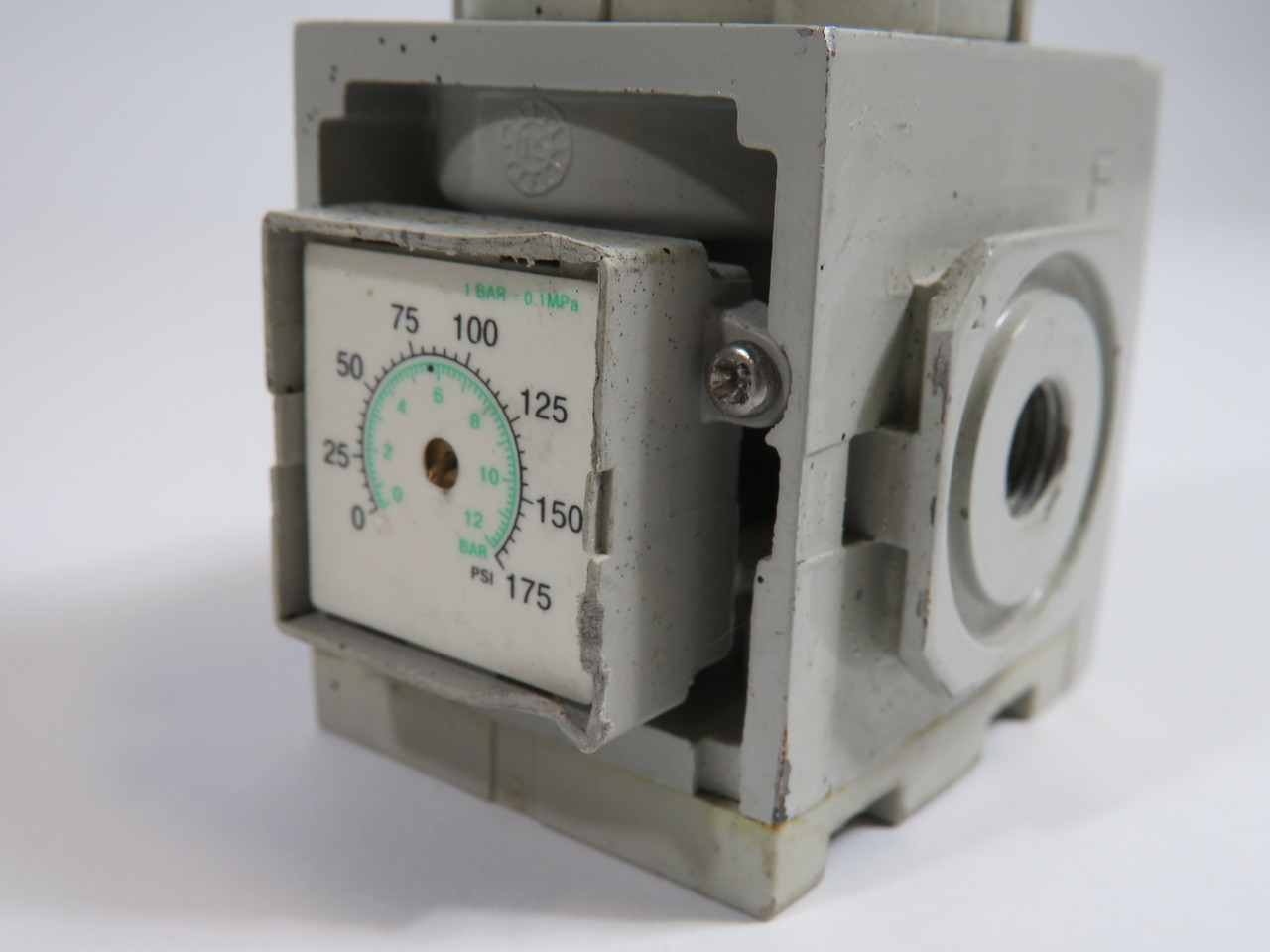 ASCO Numatics 8651AR001FA00G0 Regulator 1/8" NPT Broken Gauge/SHELF WEAR USED