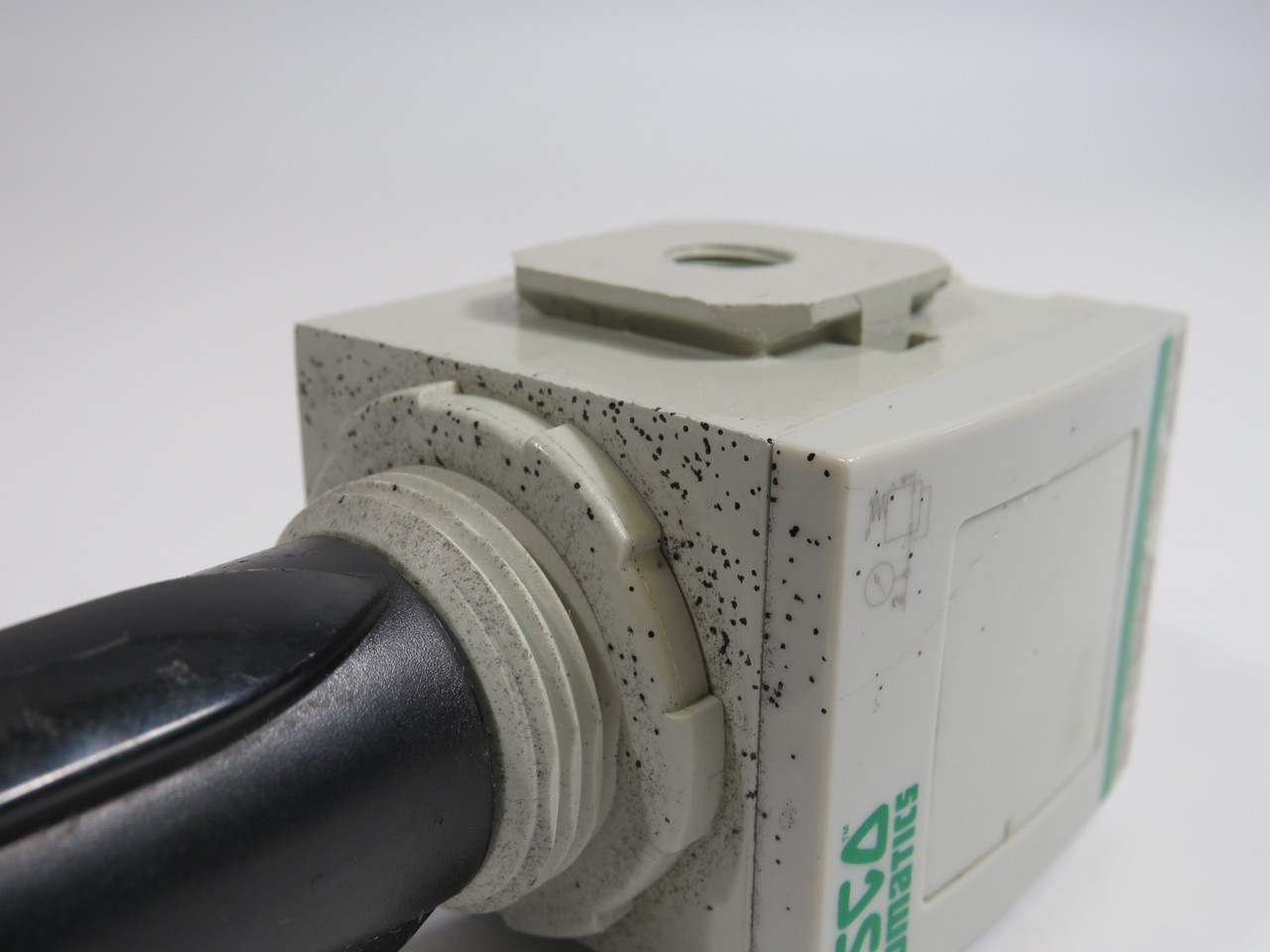 ASCO Numatics 8651AR001FA00G0 Regulator 1/8" NPT Broken Gauge/SHELF WEAR USED