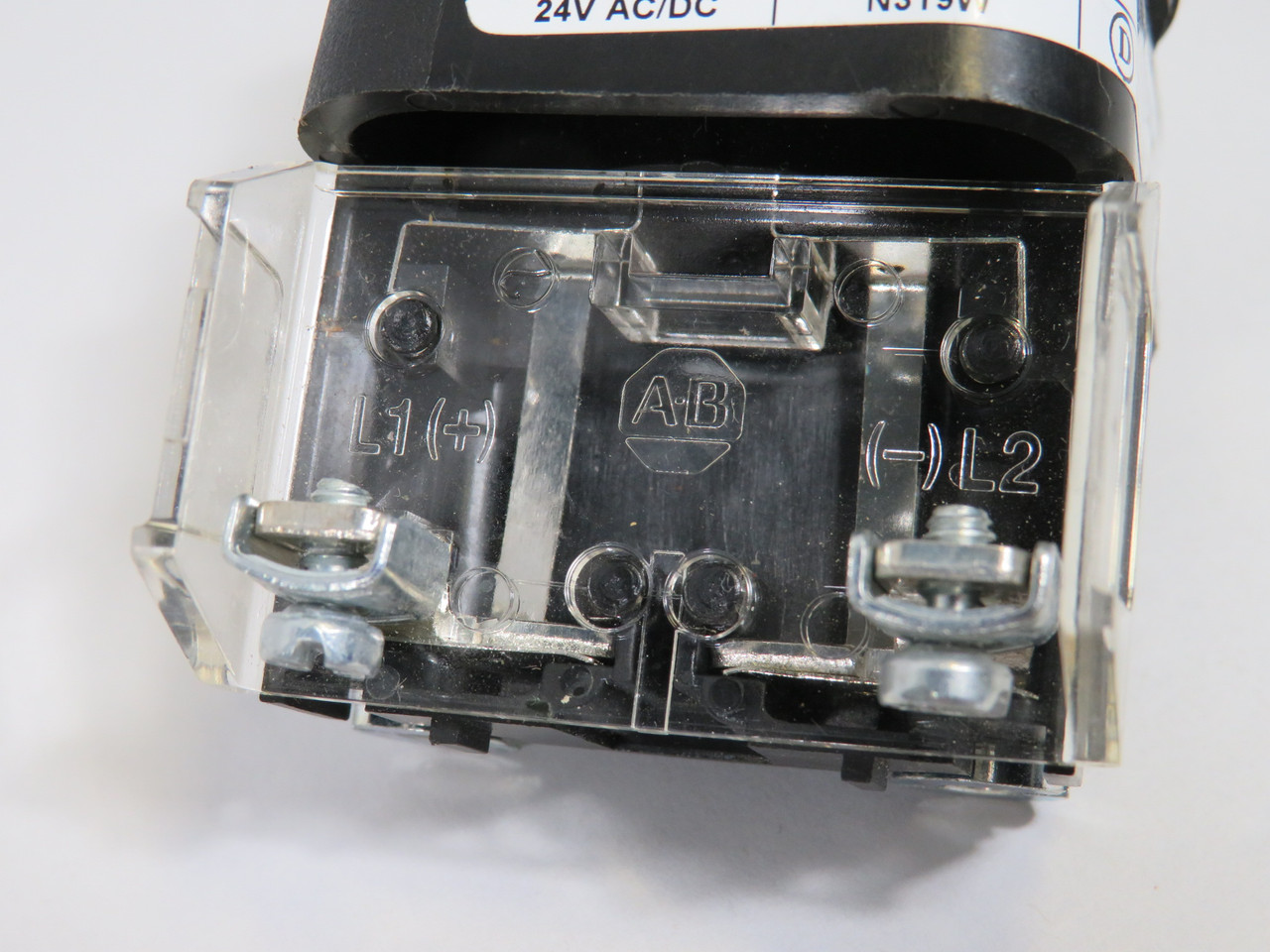 Allen-Bradley 800H-QRH24C Ser F Pilot Light 24V *No Lens, Damage* USED