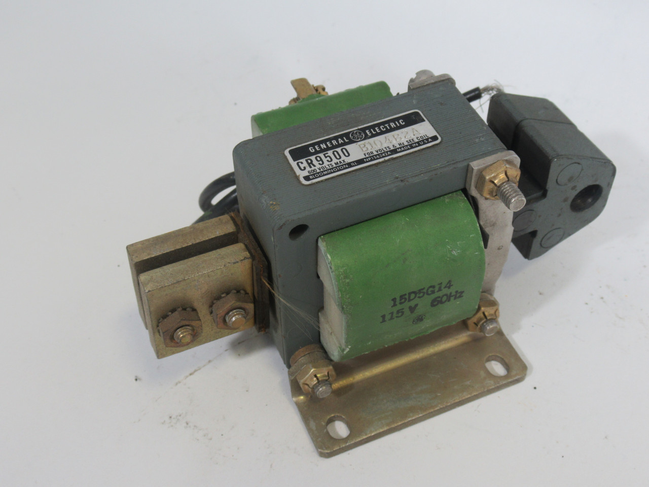 General Electric CR9500B104B2A Old Style Solenoid Coil 1"Stroke 115V60Hz USED