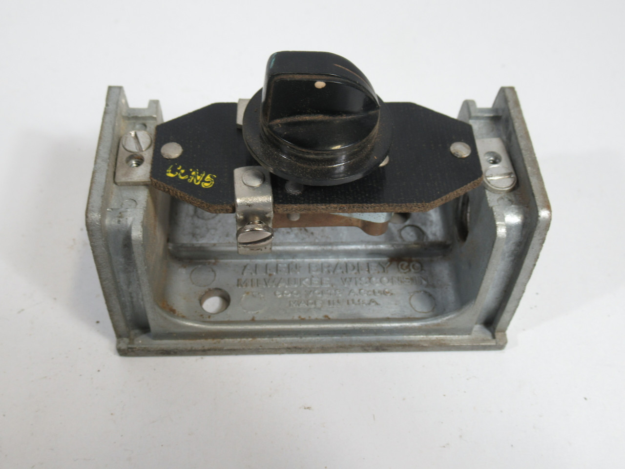 Allen-Bradley 800-R4SA 3-Position Control Switch USED