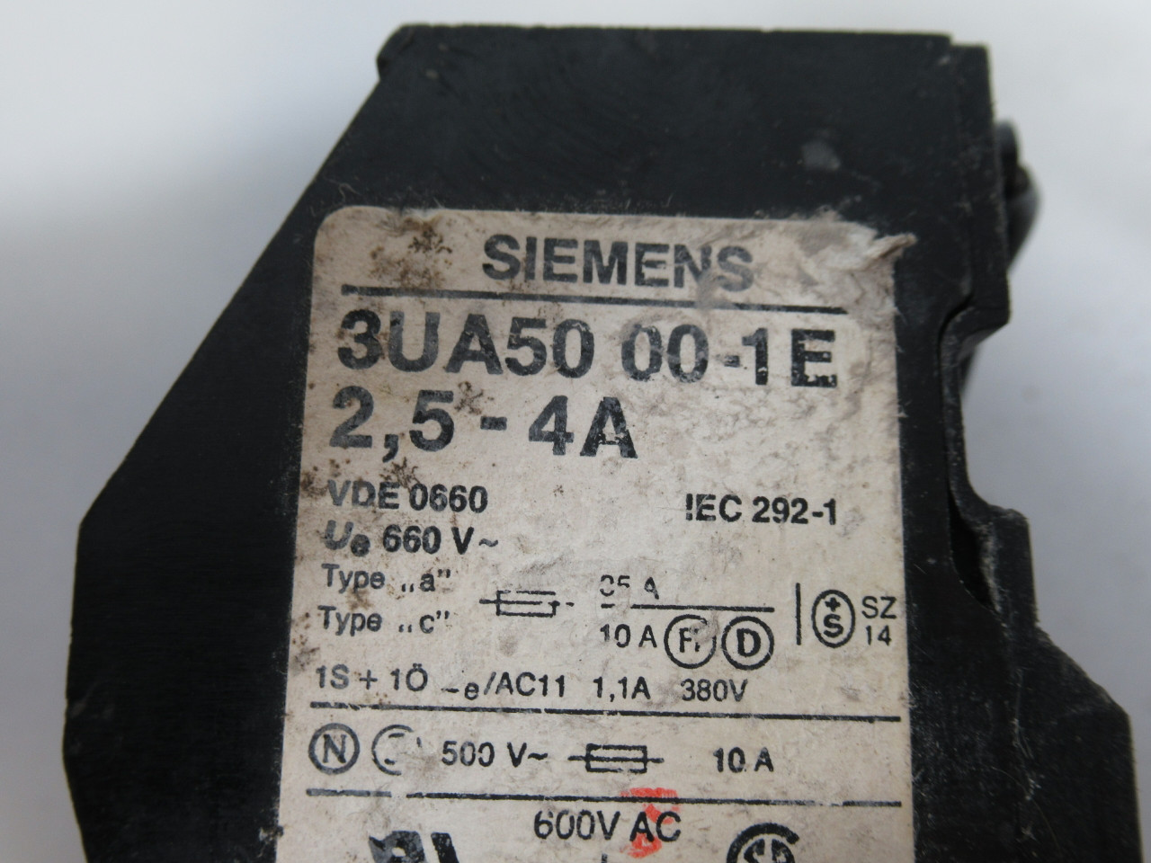 Siemens 3UA5000-1E Overload Relay 2.5-4A 660V USED