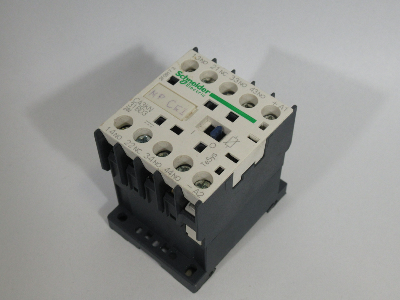 Schneider Electric CA3KN31BD3 Control Relay 24VDC 10A@600VAC 3NO 1NC USED