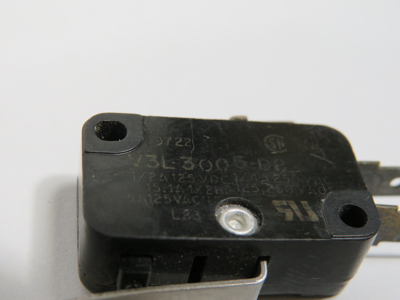 Micro Switch V3L-3005-D8 Snap Action Lever Limit Switch 125V 5A USED