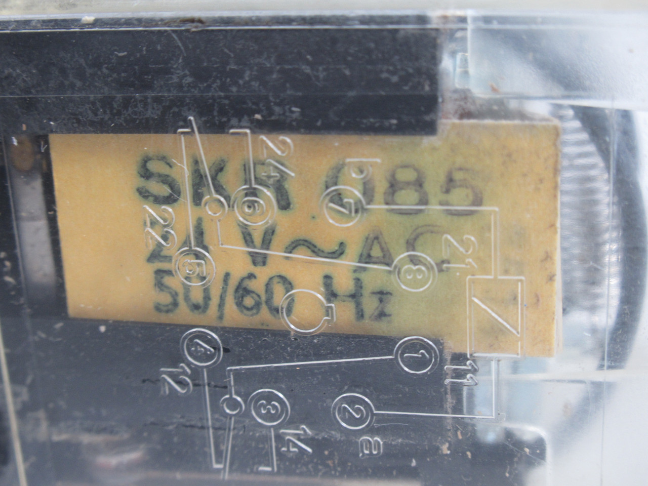 Elesta SKR085 Industrial Relay 24VAC 50/60Hz 10A 8-Pin USED